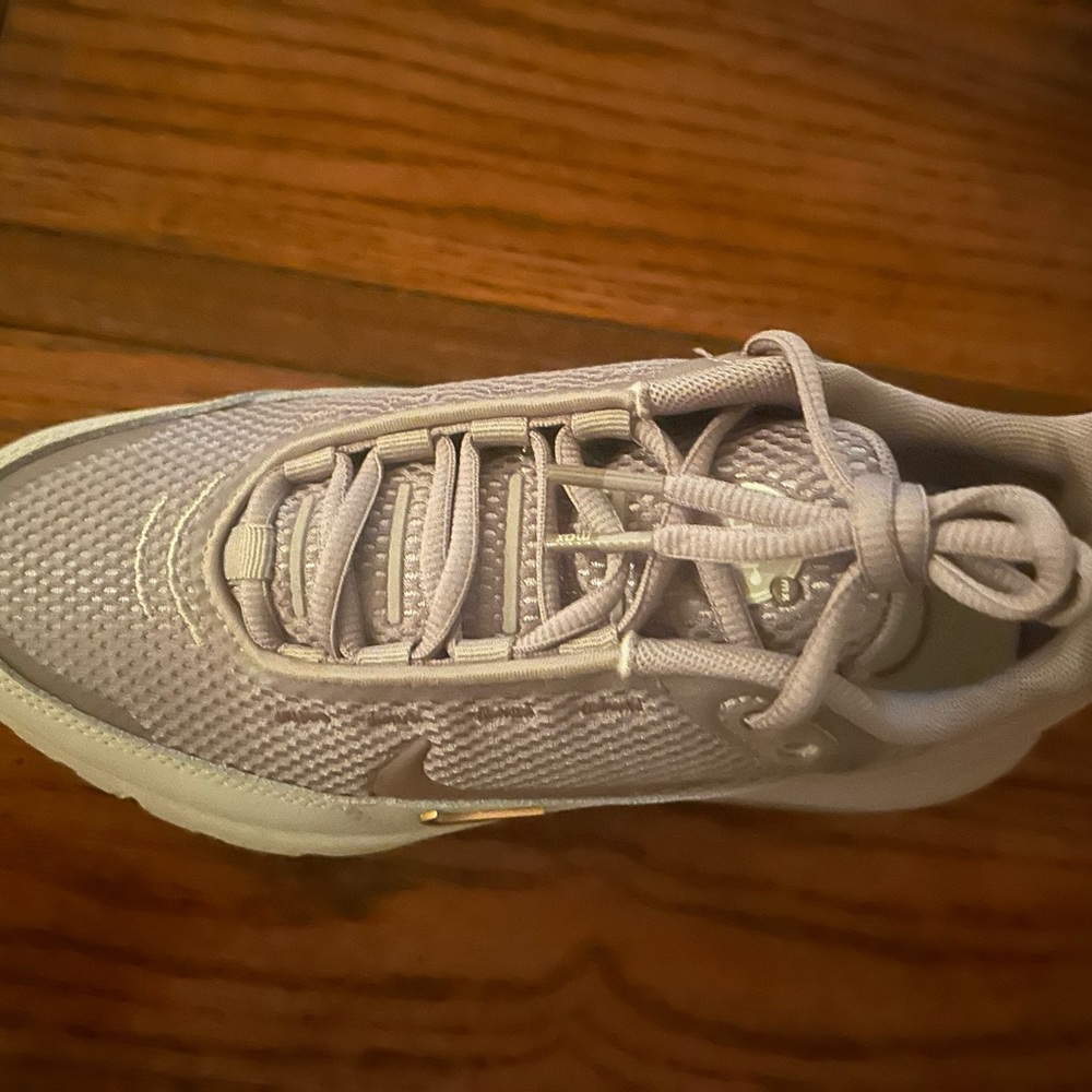 Nike Air Max Pulse *never worn!